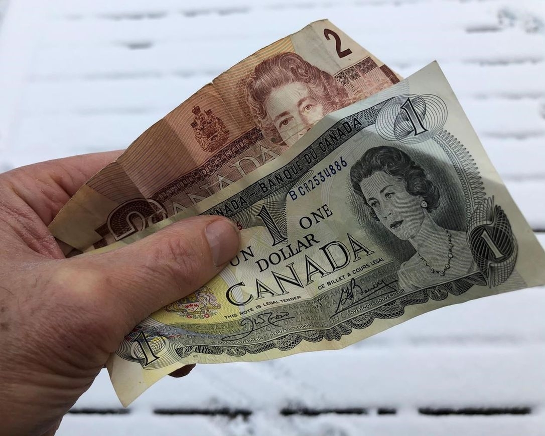 Final Countdown To Spend $1, $2 Bills In Stores As They Lose